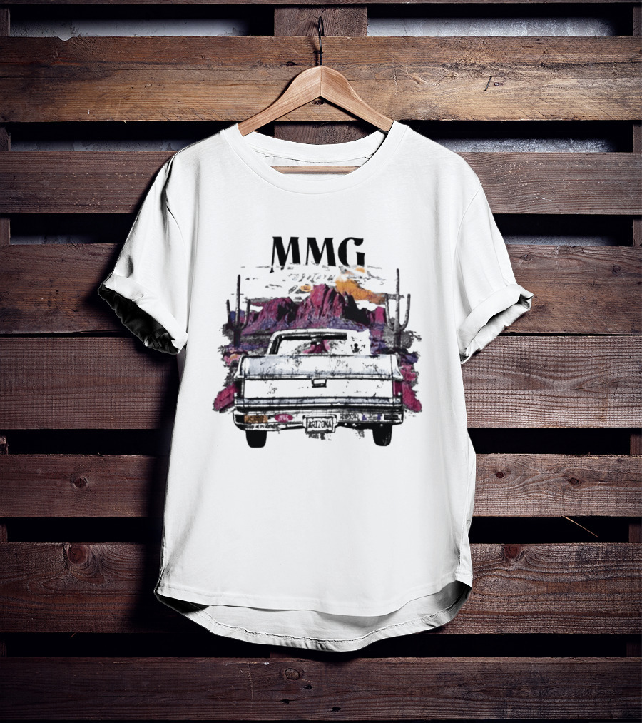 MMG Luna Vintage Car Desert Sunset Scene T-Shirt
