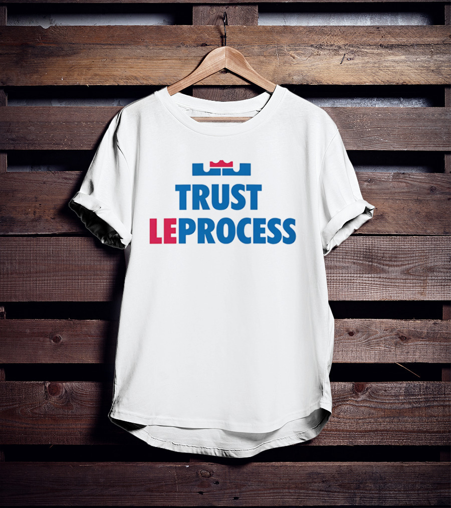 Trust Le Process Basketball Crown Symbol Blue Red T-Shirt