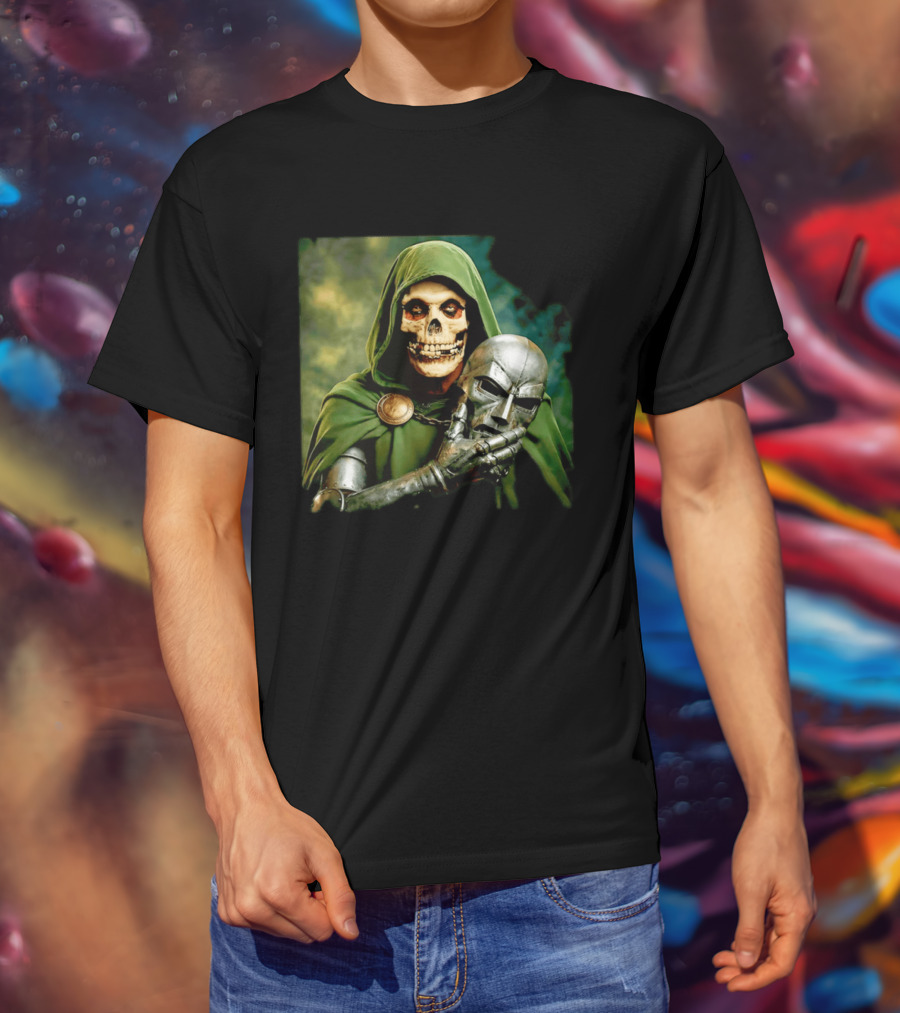 Doctor Doom Skull Face Holding Mask Supervillain Marvel T-Shirt
