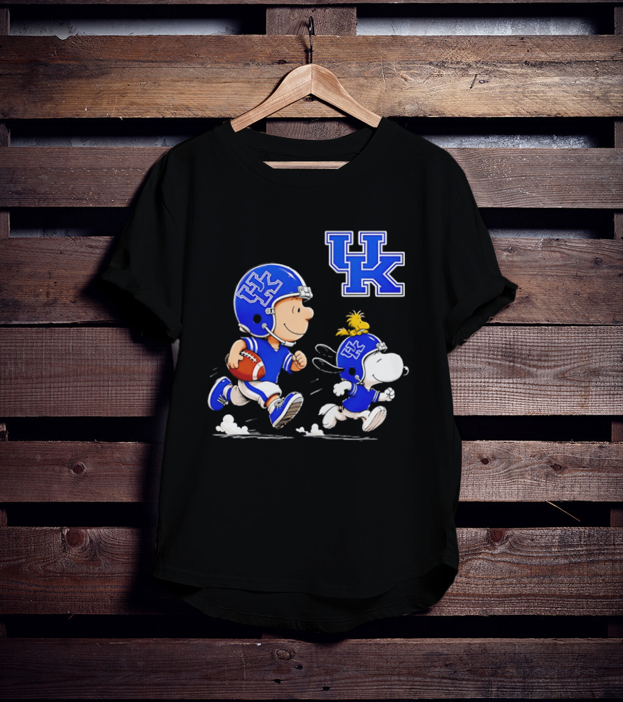 Peanuts Charlie Brown Snoopy University Of Kentucky Football Running UK T-Shirt