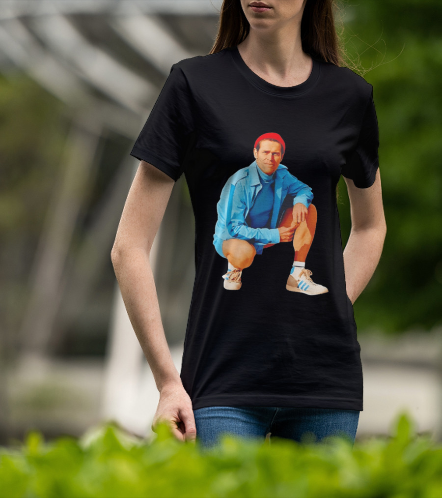 Willem Dafoe Meme Red Beanie Blue Tracksuit Squatting Pose T-Shirt