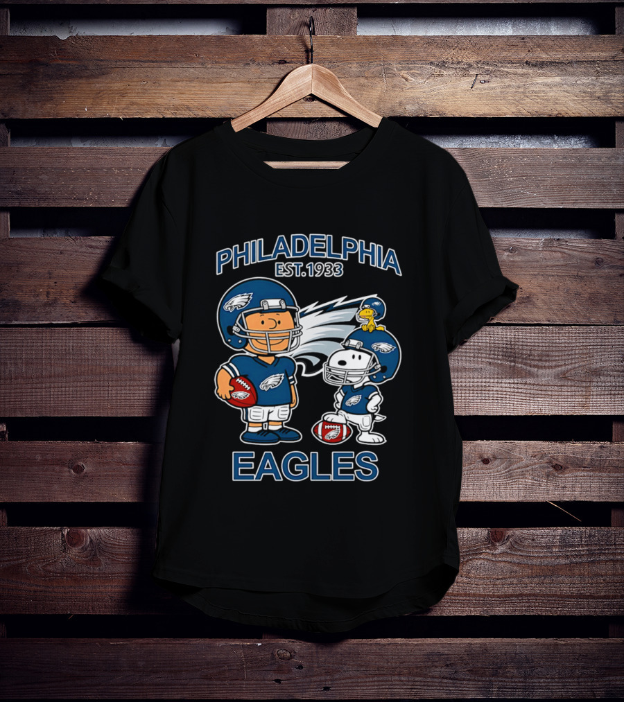 Philadelphia Est 1933 Eagles Charlie Brown Snoopy Football Team T-Shirt