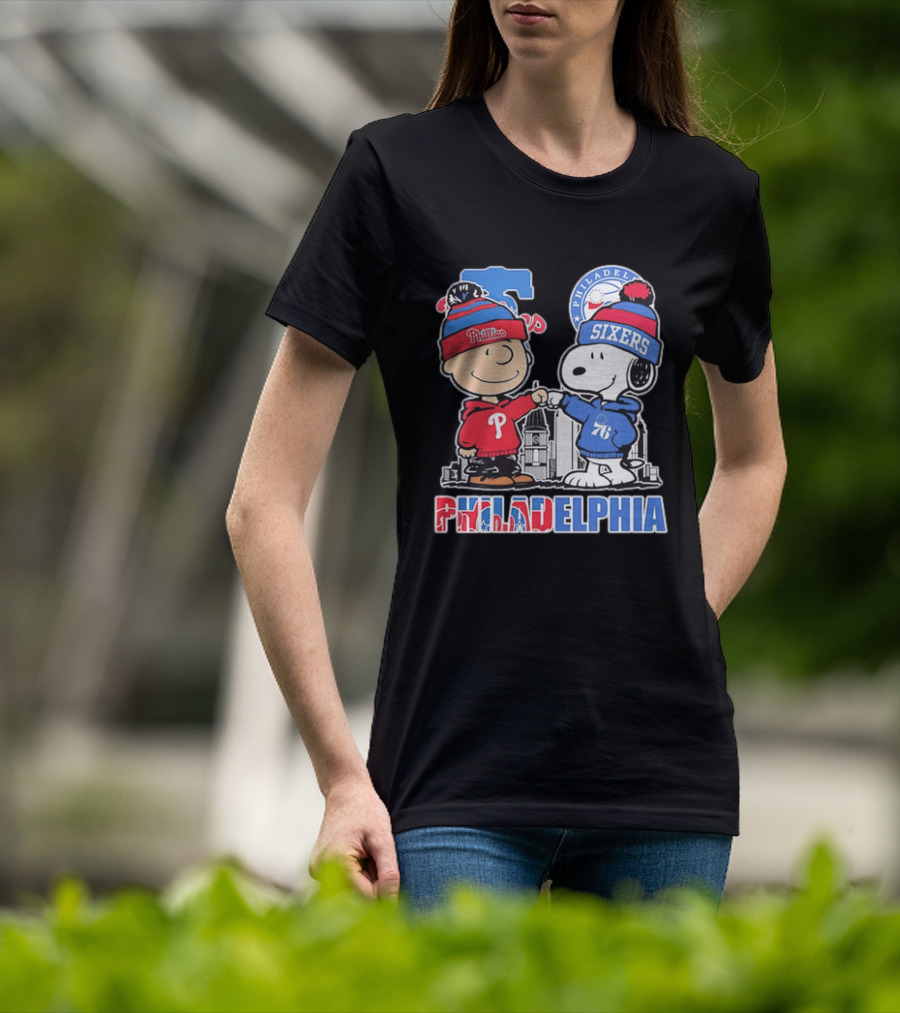 Charlie Brown And Snoopy Fist Bump Phillies Sixers Philadelphia T-Shirt