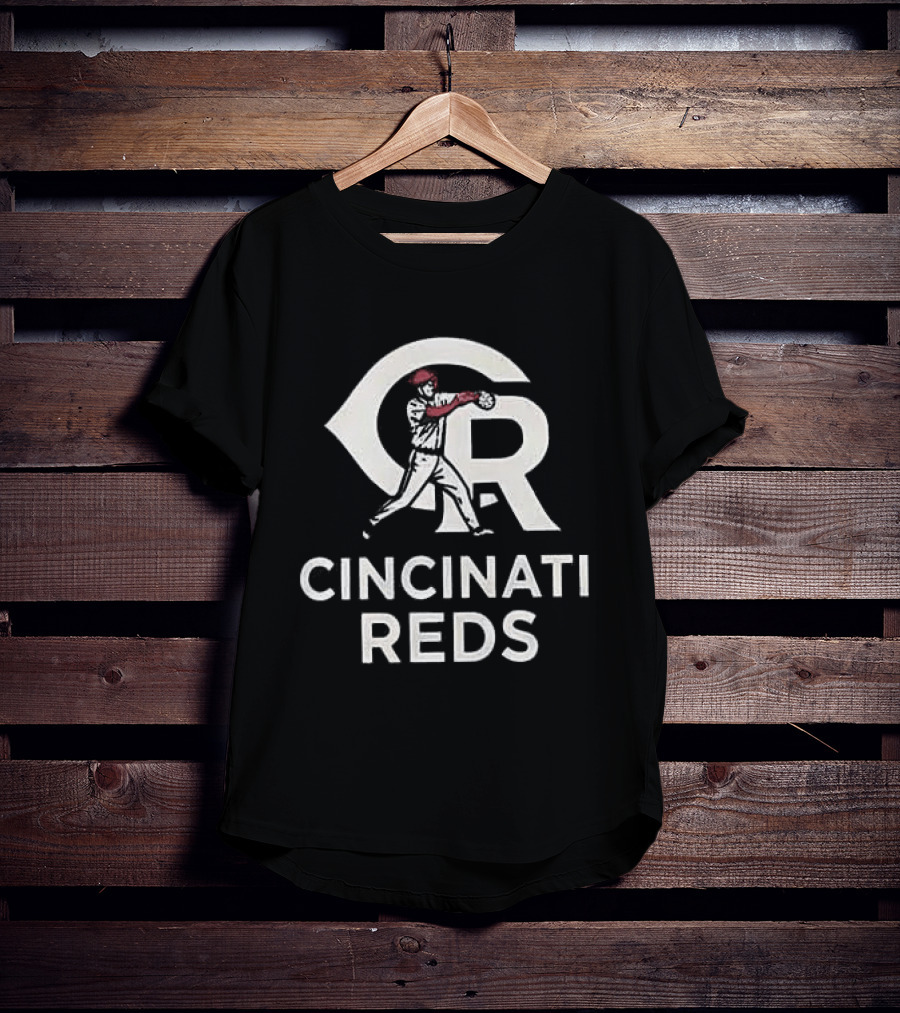Cincinnati Reds Skull Crossing Bats Baseball Logo Sports Fan T-Shirt