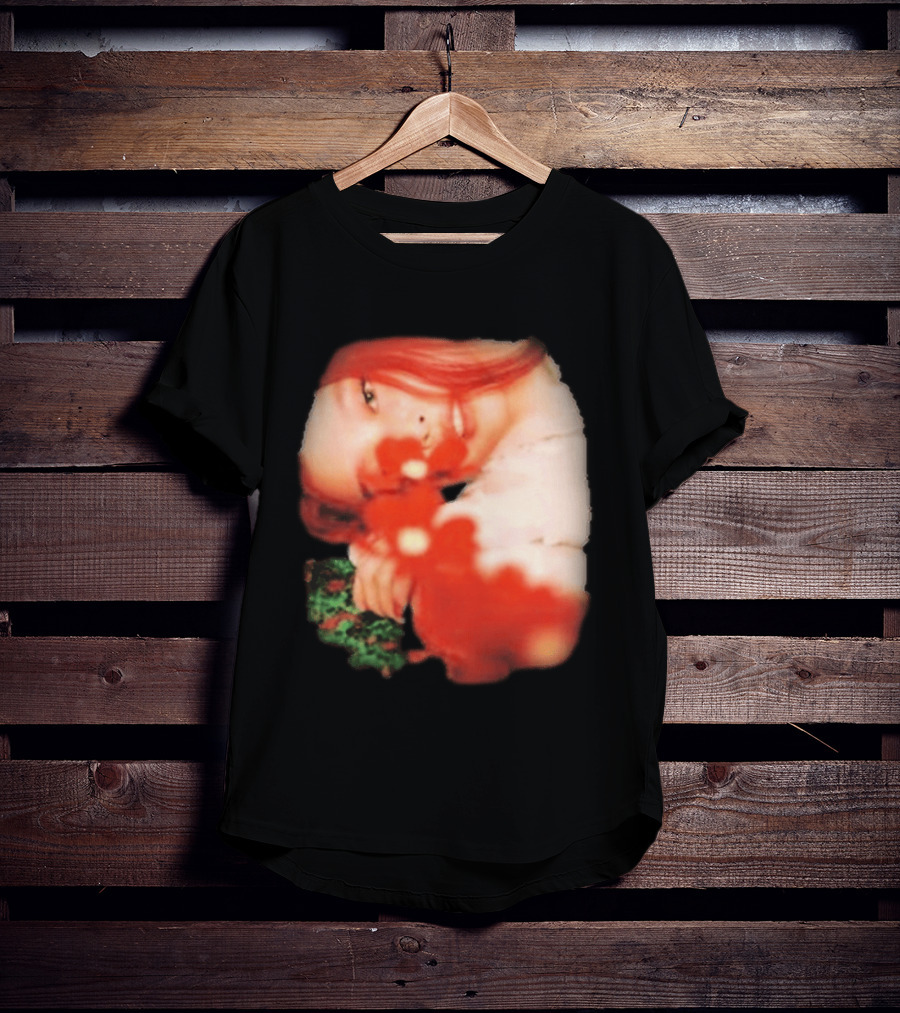 Complex Jennie Flower Photo Red Hair Aesthetic T-Shirt