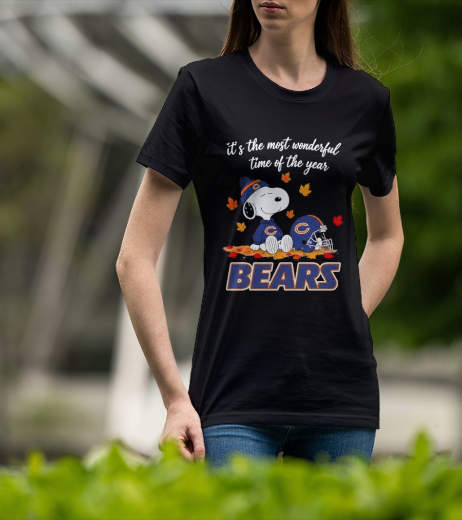 Chicago Bears Snoopy Most Wonderful Time Autumn Leaves Football Helmet T-Shirt