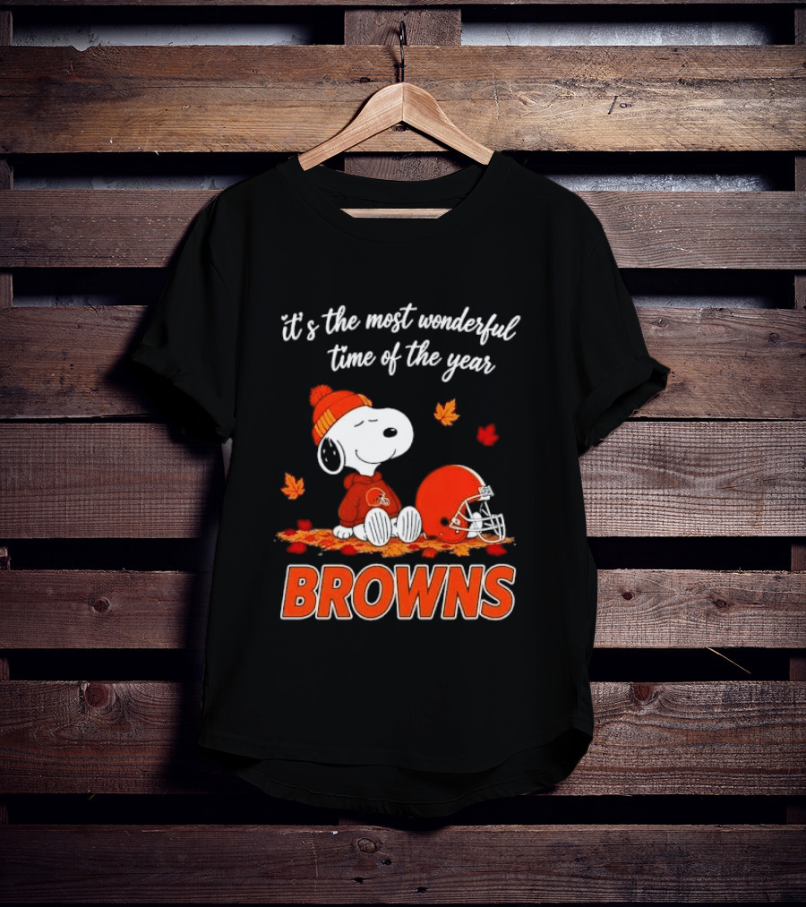 Cleveland Browns Snoopy It's The Most Wonderful Time Of The Year Autumn Leaves Helmet T-Shirt