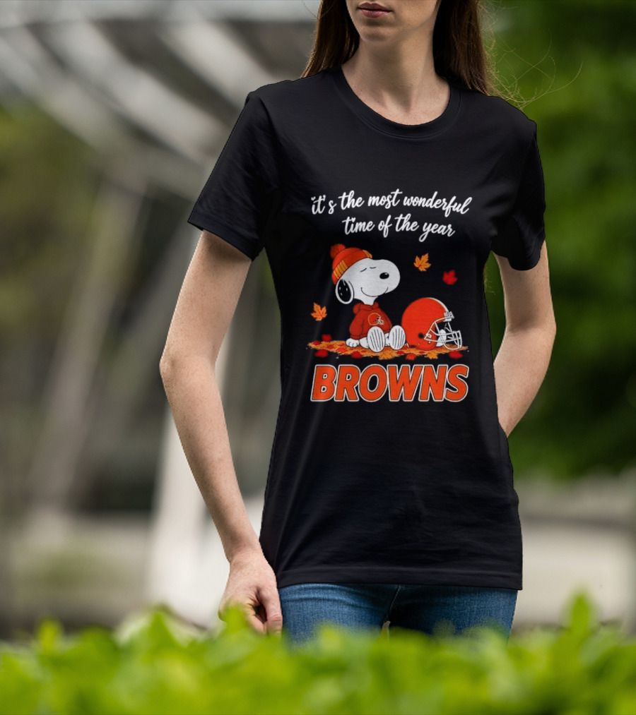 Cleveland Browns Snoopy It's The Most Wonderful Time Of The Year Autumn Leaves Helmet T-Shirt