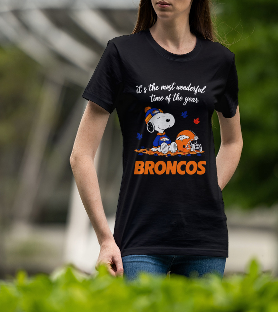 Denver Broncos Snoopy Its The Most Wonderful Time Of Year Autumn Leaves T-Shirt