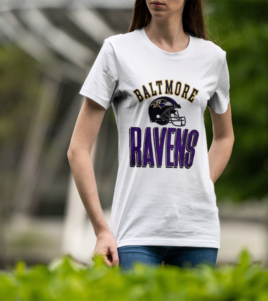Baltimore Ravens Everyone Es Women's Sports Ravens Helmet T-Shirt