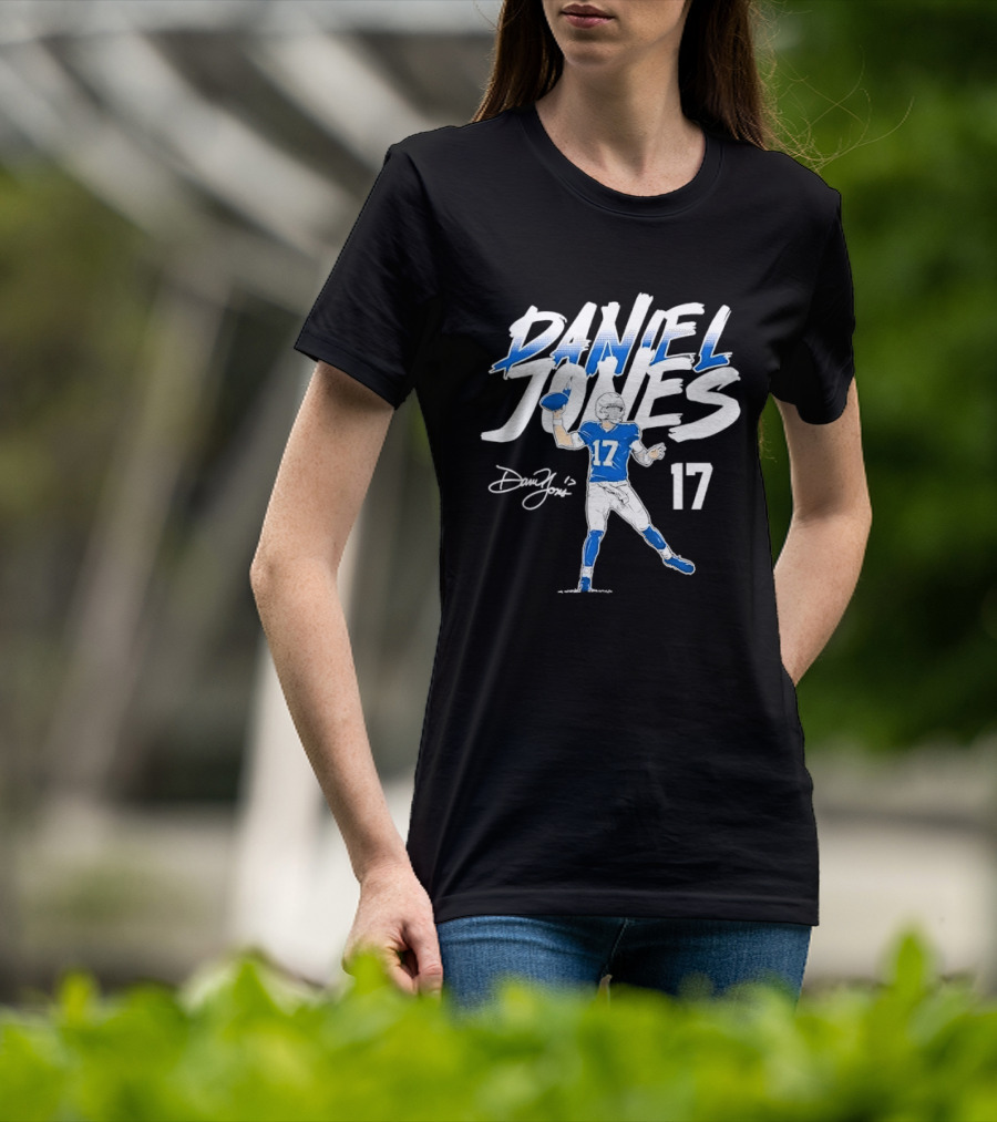 Daniel Jones 17 Quarterback Throwing Football Sketch Brushstroke T-Shirt
