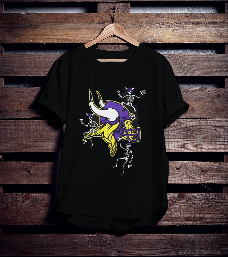 Minnesota Vikings Skeletons Cocktails Football Distressed Axe T-Shirt