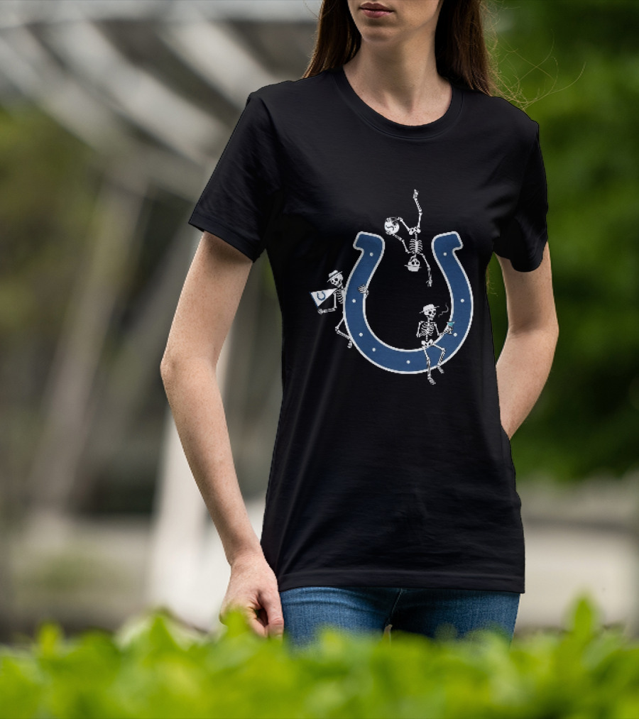 Indianapolis Colts Skeletons Celebrating With Hats And Drink By Horseshoe T-Shirt