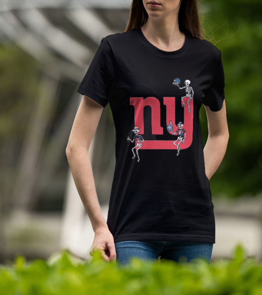 New York Giants Skeletons Dance With Football Helmets T-Shirt