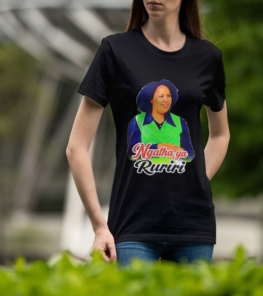 Ngatha Ya Ruriri Afro Woman In Green And Blue Outfit T-Shirt