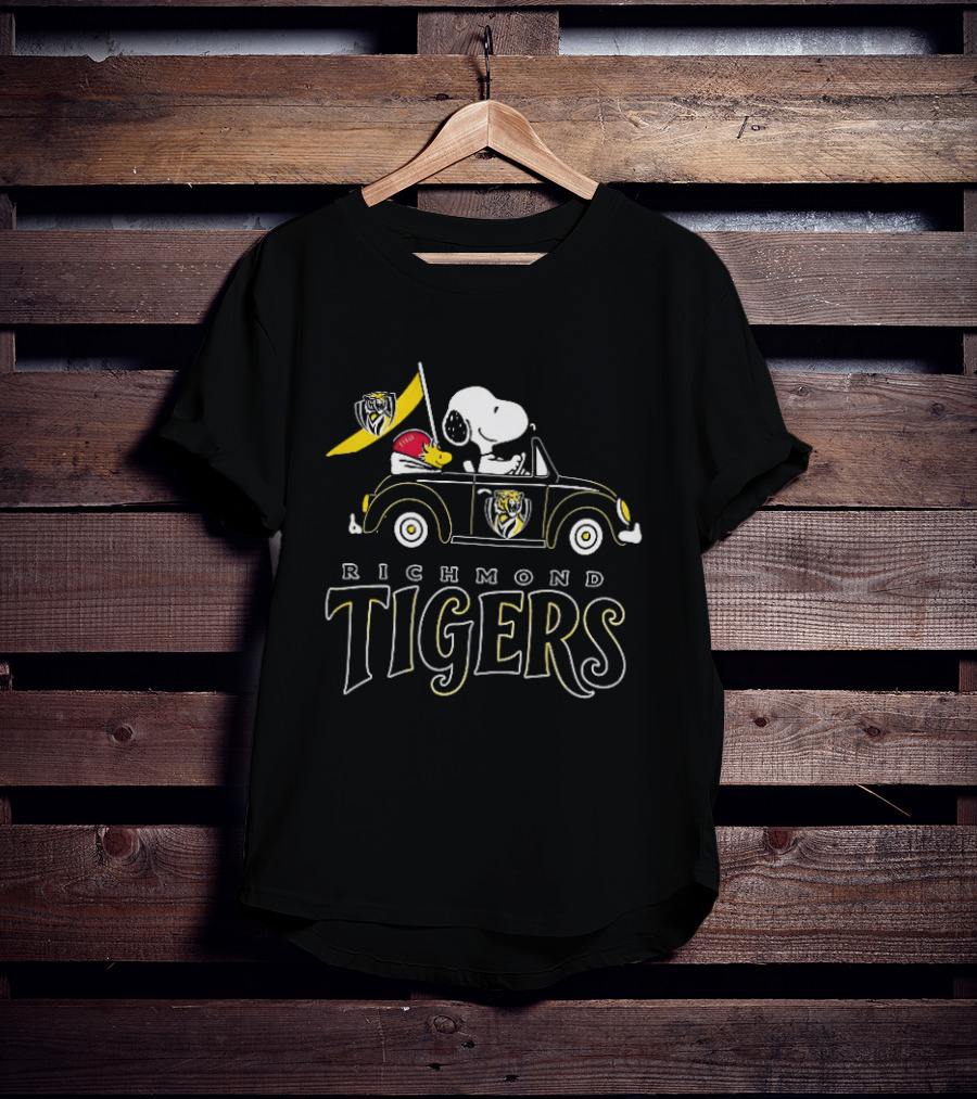 Richmond Tigers Snoopy Woodstock Driving Beetle Car T-Shirt