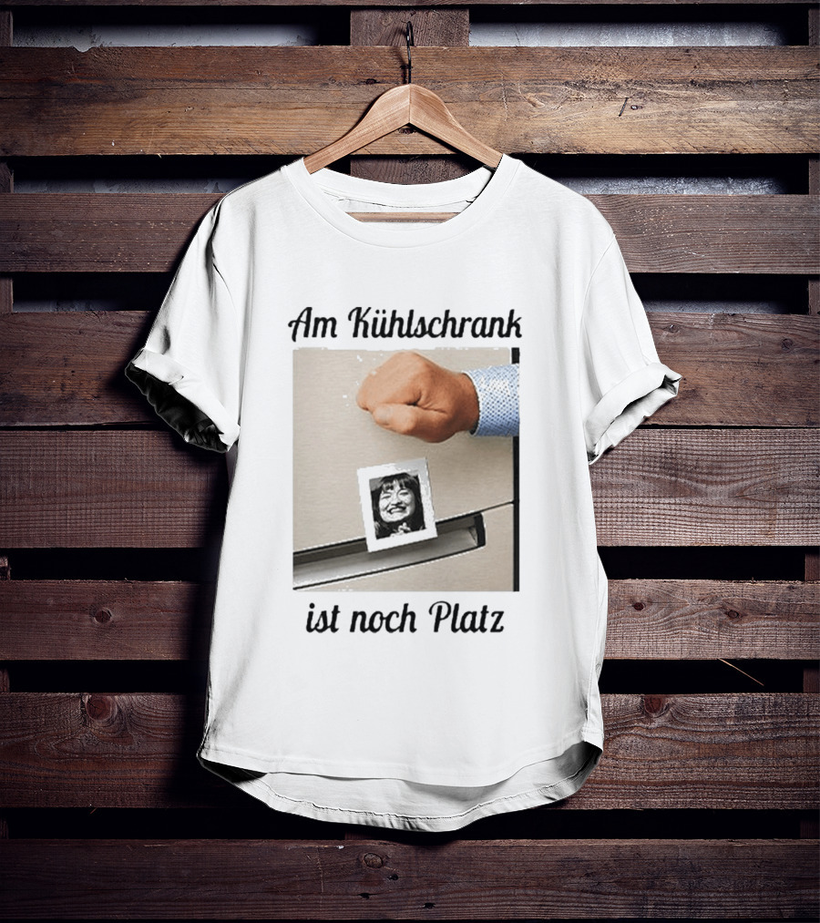 Am Kühlschrank Ist Noch Platz Foto Moustache Hand T-Shirt