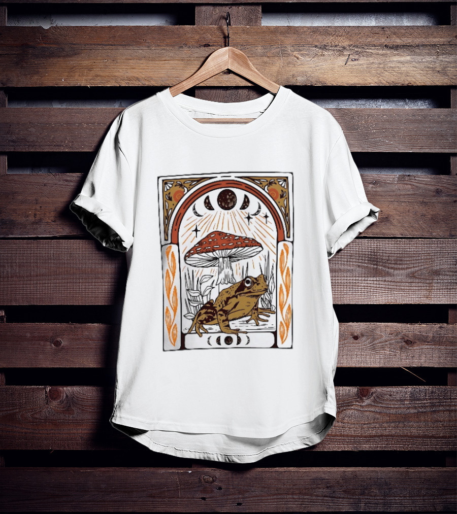 Toad With Amanita Mushroom And Celestial Moon Phases Tarot Aesthetic T-Shirt