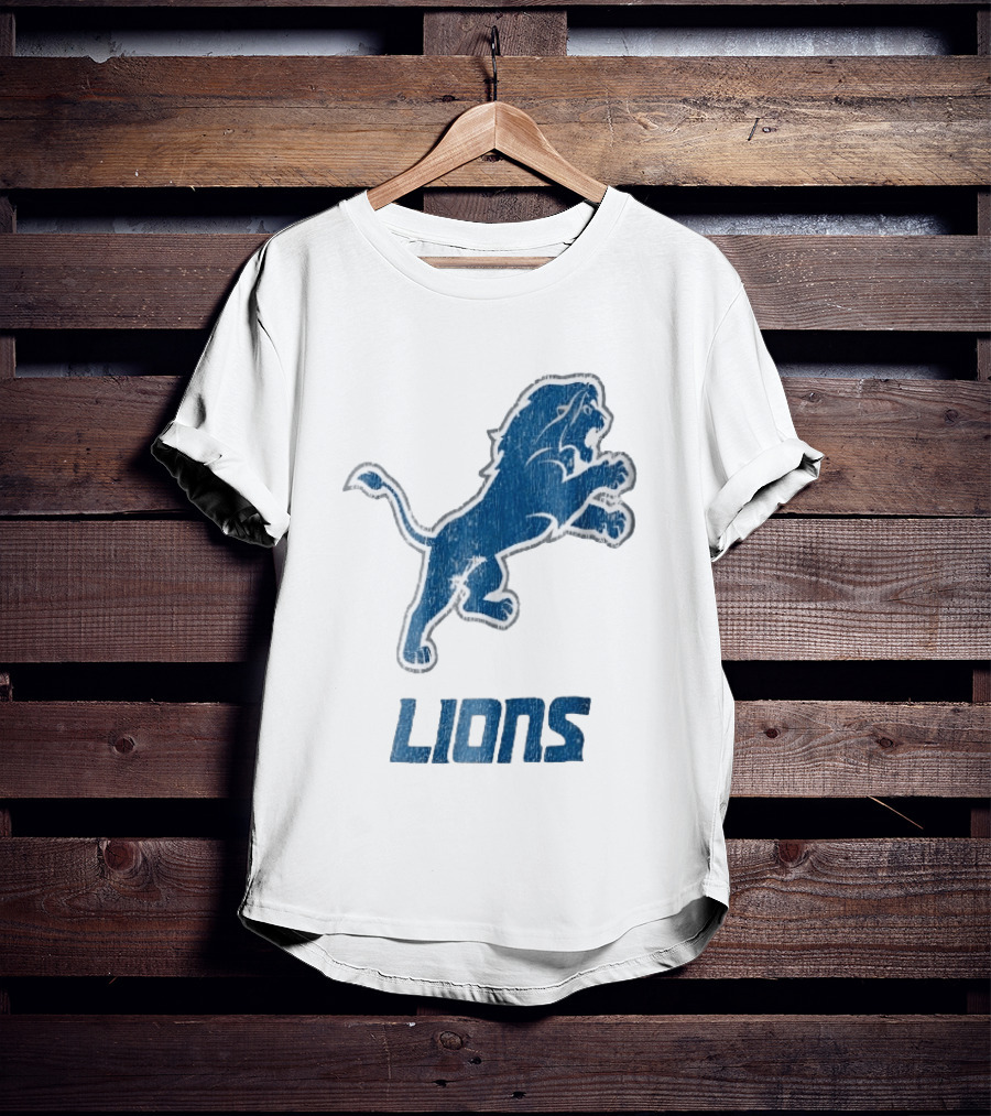Detroit Lions Distressed Blue Leaping Lion Vintage Team Spirit T-Shirt
