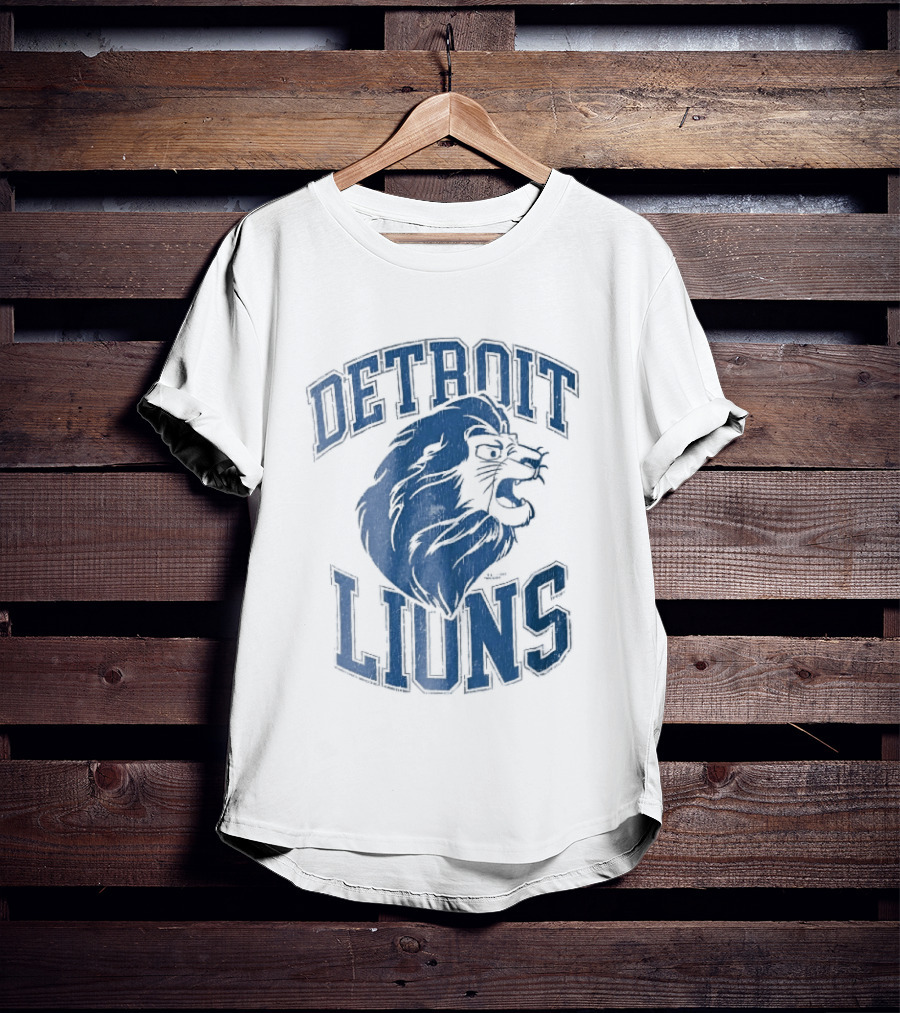 Detroit Lions Distressed Roaring Lion Head Varsity T-Shirt