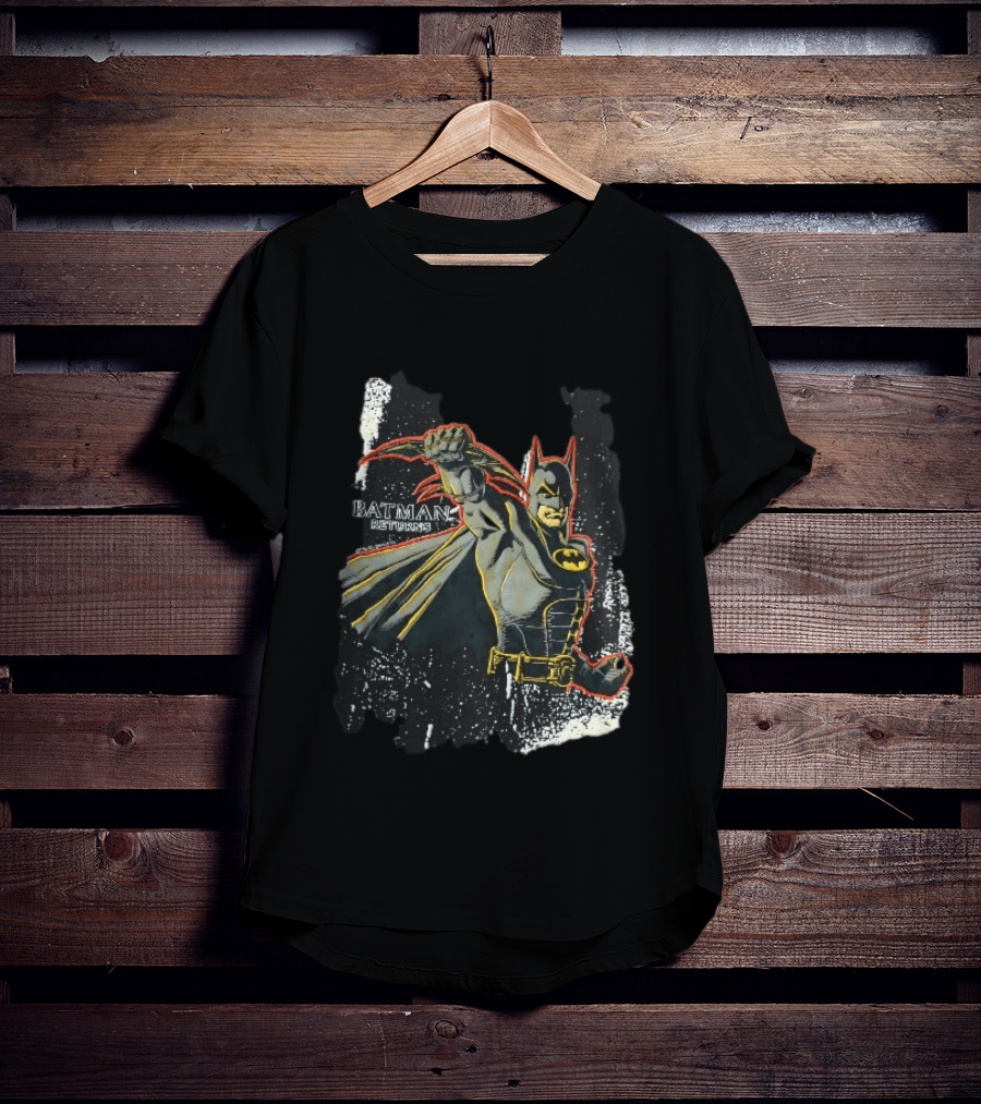 DC Comics Batman Returns 1992 Masked Superhero Holding Batarang Distressed Batman T-Shirt