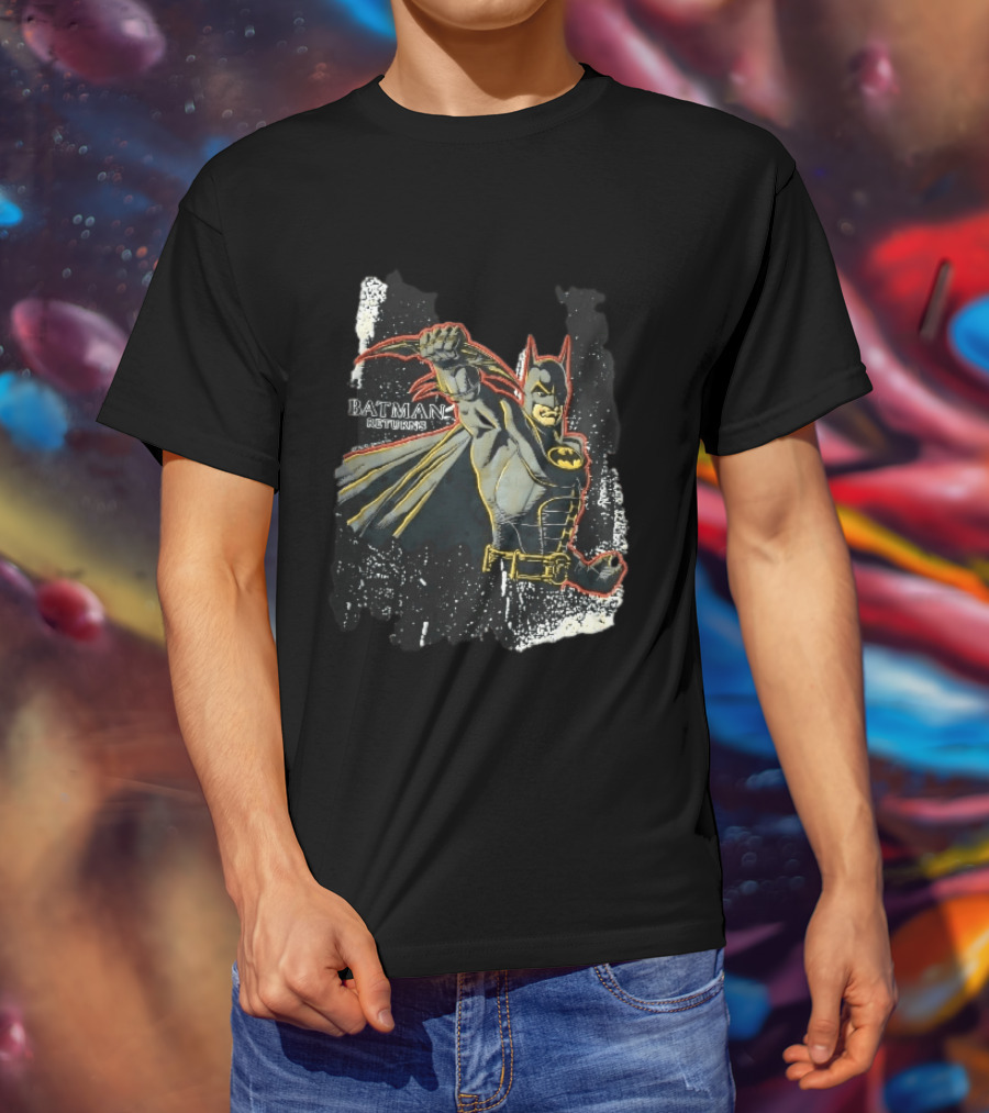 DC Comics Batman Returns 1992 Masked Superhero Holding Batarang Distressed Batman T-Shirt