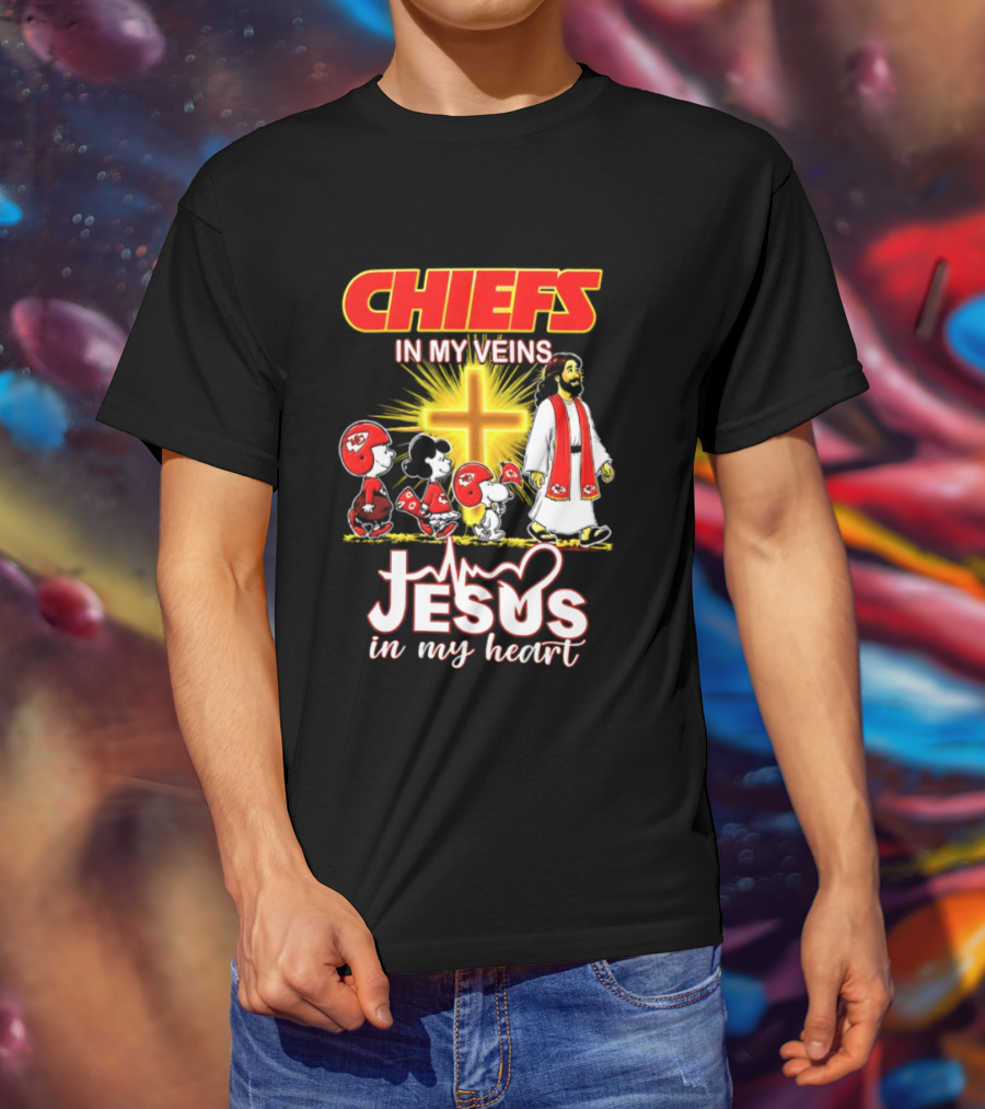 Chiefs In My Veins Jesus In My Heart Snoopy And Charlie Football T-Shirt