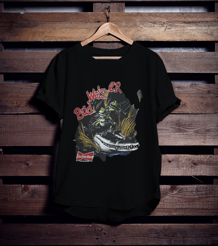 Budweiser Bud Weis Er Frogs On Alligator Swamp Grass King Of Beers T-Shirt