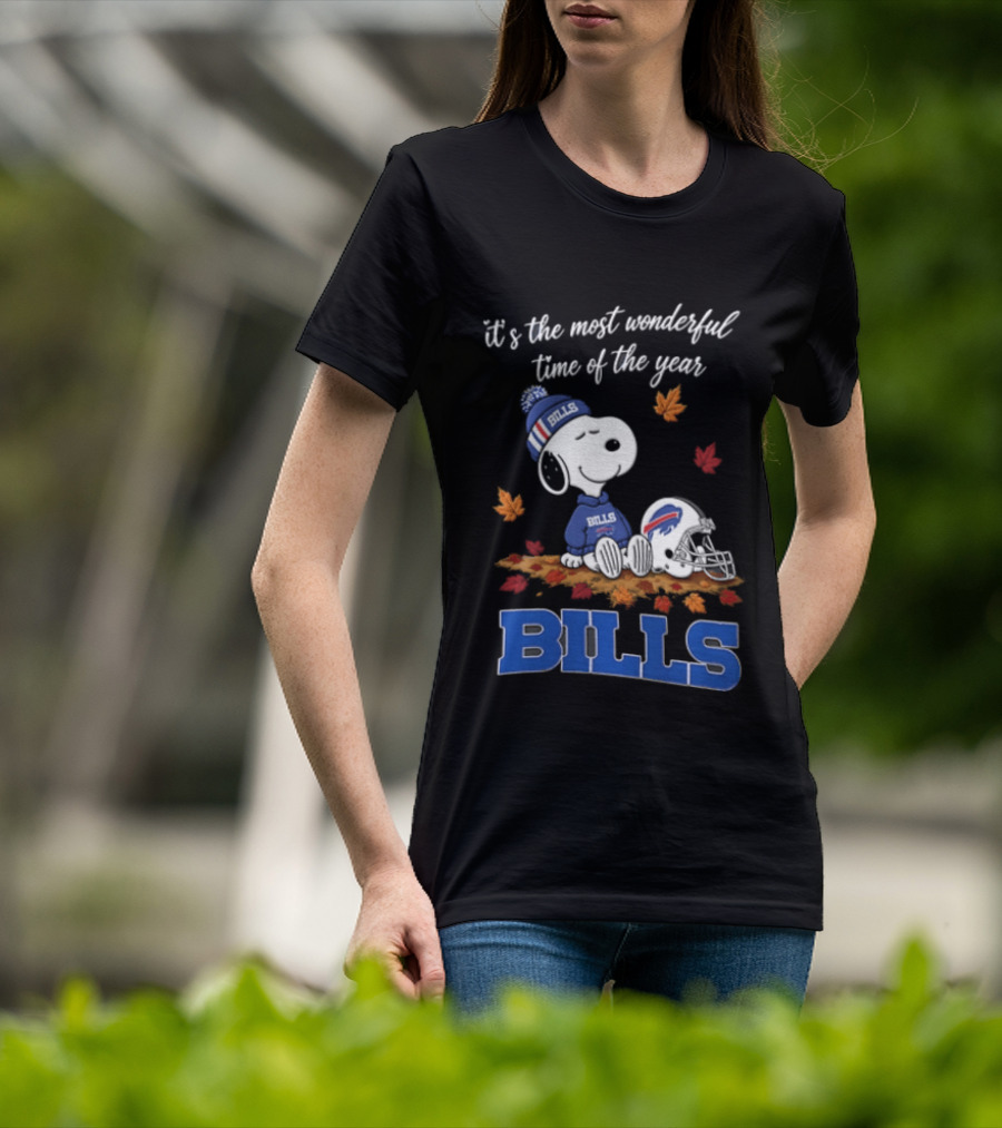 It's The Most Wonderful Time Of Year Snoopy Buffalo Bills Sitting Helmet Leaves T-Shirt