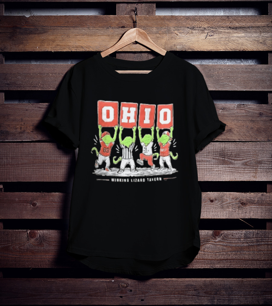 Winking Lizard Tavern Ohio 83 WLT Four Cartoon Green Lizards Holding OHIO Signs T-Shirt