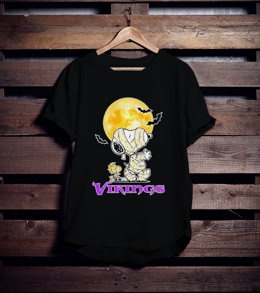 Snoopy Woodstock Vikings Halloween Mummy Moon T-Shirt