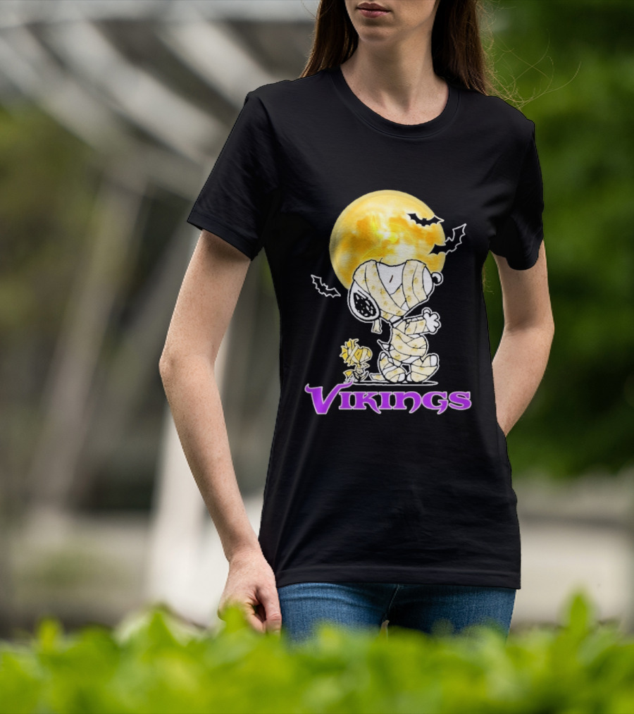 Snoopy Woodstock Vikings Halloween Mummy Moon T-Shirt