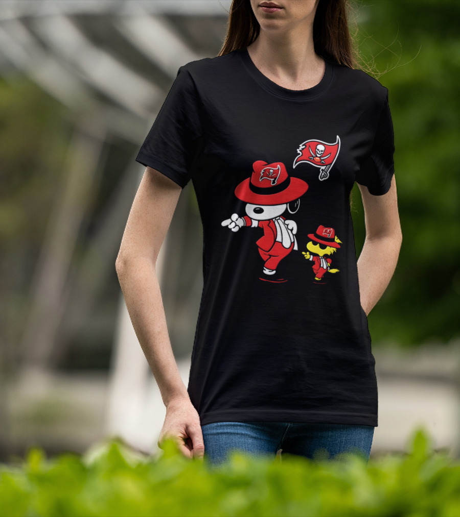 Snoopy Woodstock Tampa Bay Buccaneers Pirate Flag Dance T-Shirt