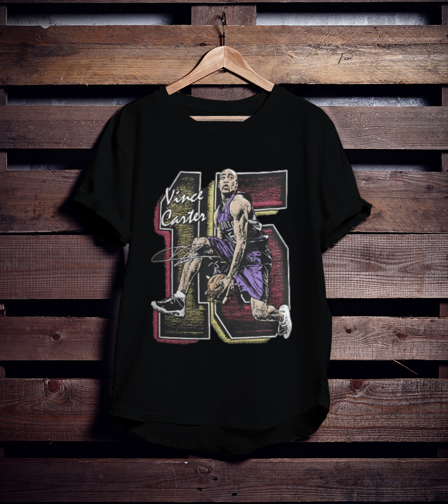 Vince Carter Toronto Raptors Number 15 Dunking Action Grunge T-Shirt