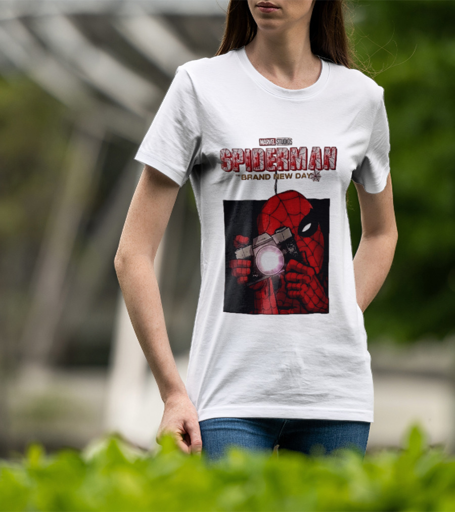 Marvel Studios Spiderman The Brand New Day Masked Hero Camera Flash T-Shirt