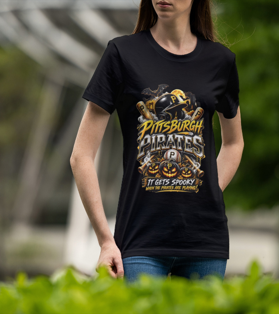 Pittsburgh Pirates It Gets Spooky When The Pirates Are Playing Halloween Baseball T-Shirt
