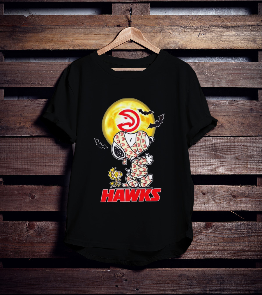 Atlanta Hawks Snoopy Woodstock Mummy Halloween Moon Bats T-Shirt