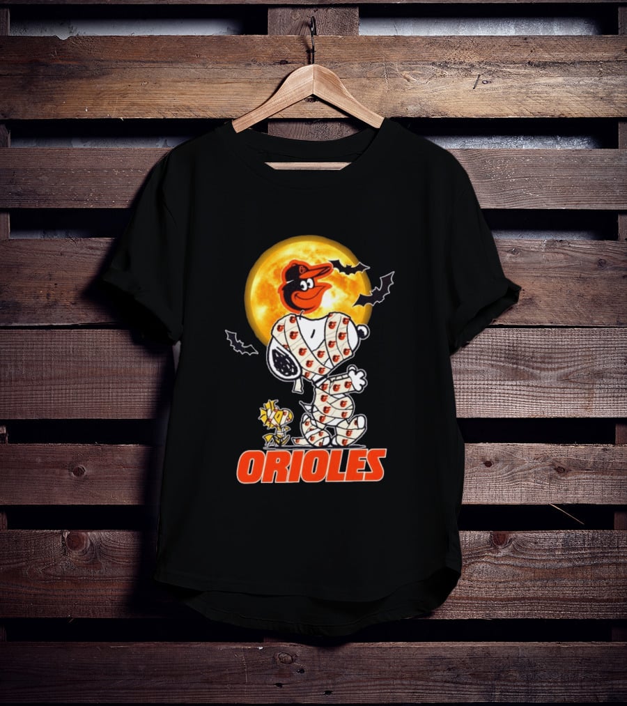 Baltimore Orioles Halloween Snoopy Woodstock Mummy Cosplay Moon Bats T-Shirt