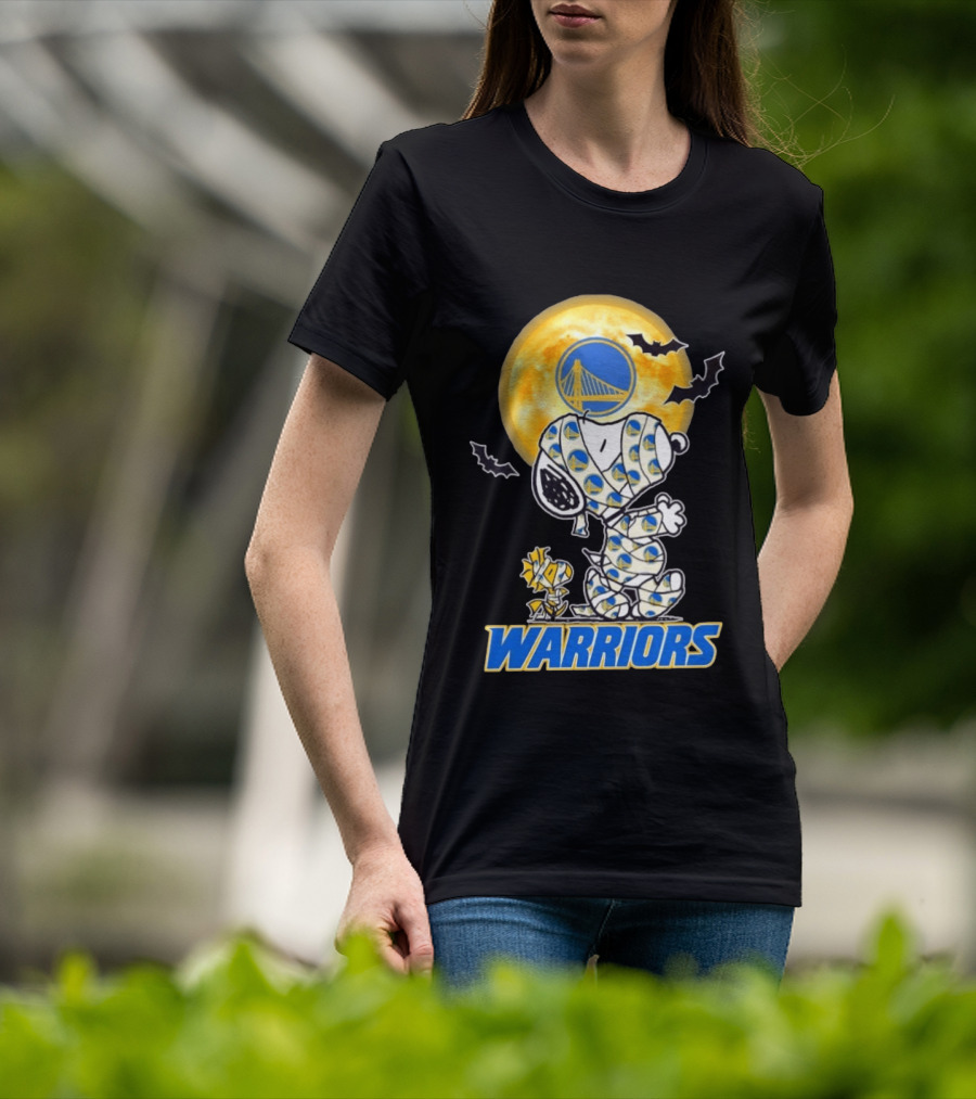 Golden State Warriors Snoopy Woodstock Mummy Halloween Moon Bats T-Shirt