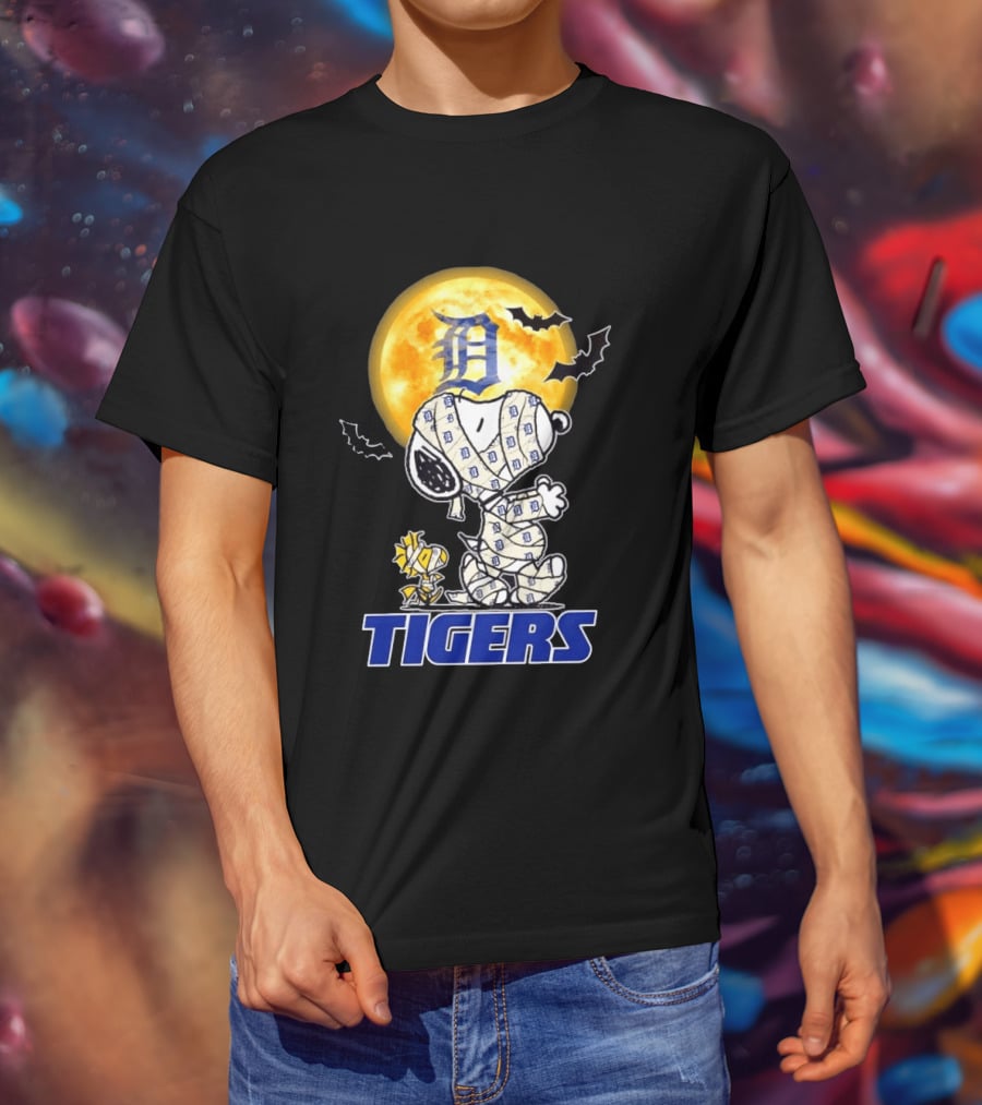 Detroit Tigers Snoopy Woodstock Mummy Halloween Moon Bats T-Shirt