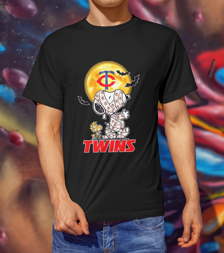 Minnesota Twins Snoopy Woodstock Mummy Halloween Moon Bats T-Shirt