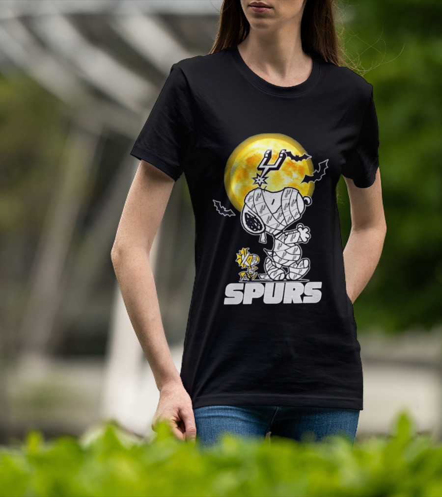 San Antonio Spurs Snoopy Woodstock Halloween Mummy Cosplay T-Shirt