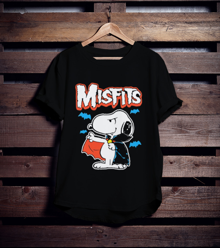 Misfits Snoopy Vampire Halloween Blue Bats Cloak T-Shirt
