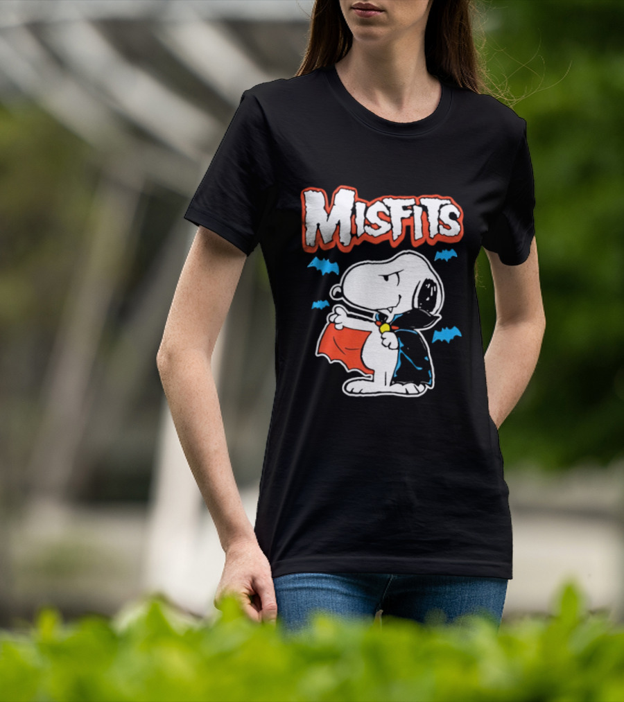 Misfits Snoopy Vampire Halloween Blue Bats Cloak T-Shirt