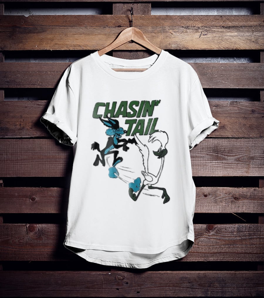 Chasin' Tail Looney Tunes Cartoon Bugs Bunny And Bull T-Shirt