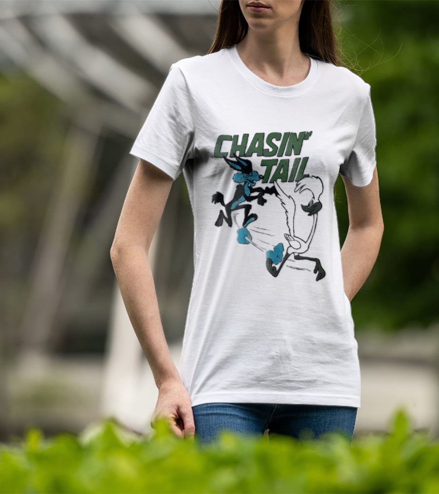 Chasin' Tail Looney Tunes Cartoon Bugs Bunny And Bull T-Shirt