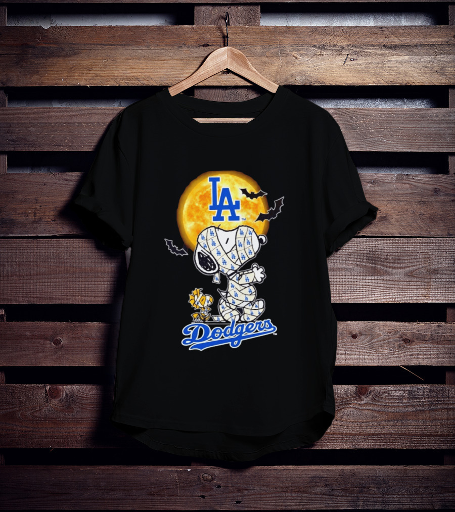 Los Angeles Dodgers Snoopy Woodstock Mummy Halloween Baseball Moon Bats T-Shirt