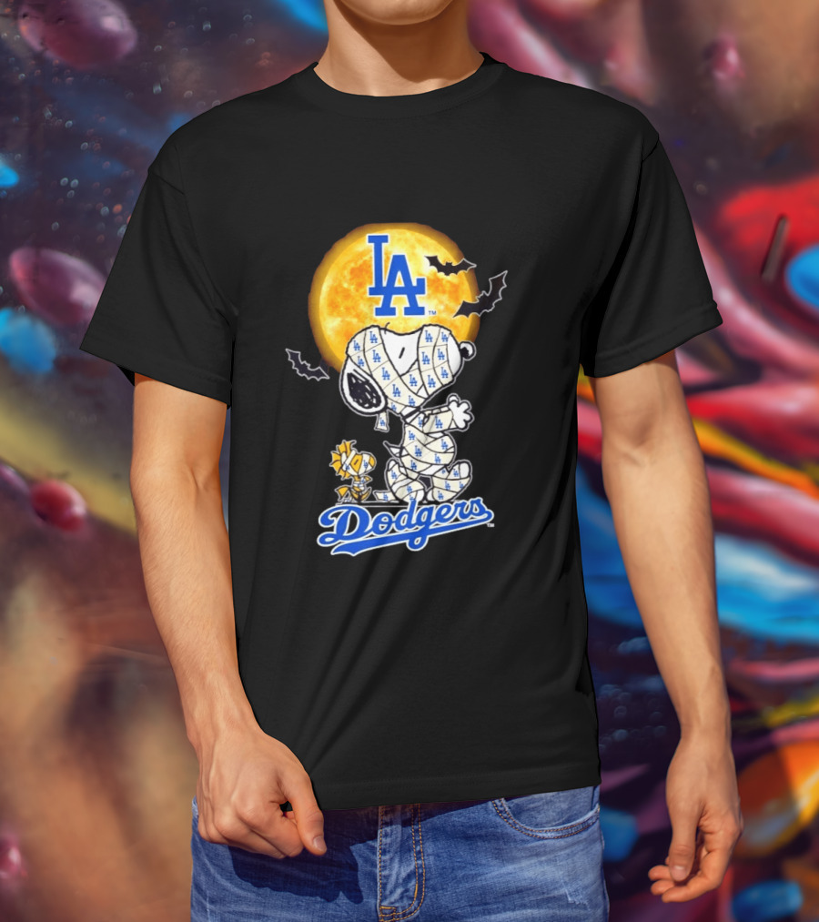 Los Angeles Dodgers Snoopy Woodstock Mummy Halloween Baseball Moon Bats T-Shirt