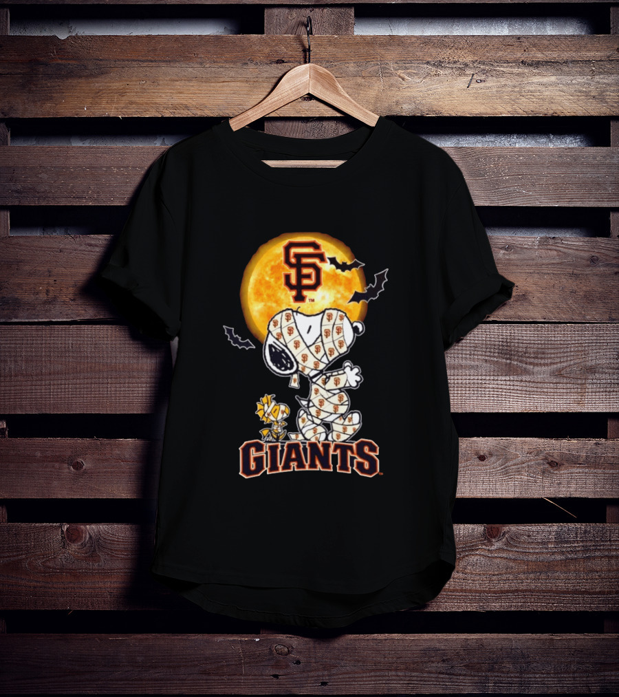 San Francisco Giants Snoopy Woodstock Mummy Halloween Moon T-Shirt