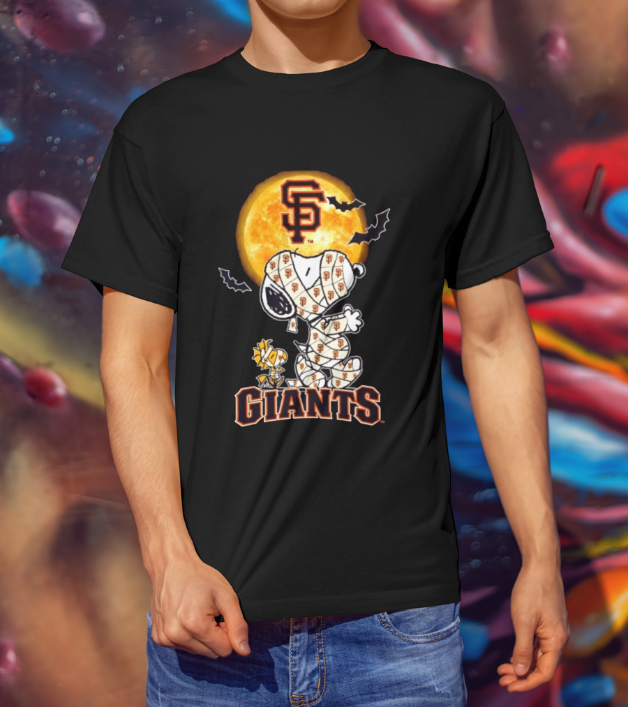 San Francisco Giants Snoopy Woodstock Mummy Halloween Moon T-Shirt